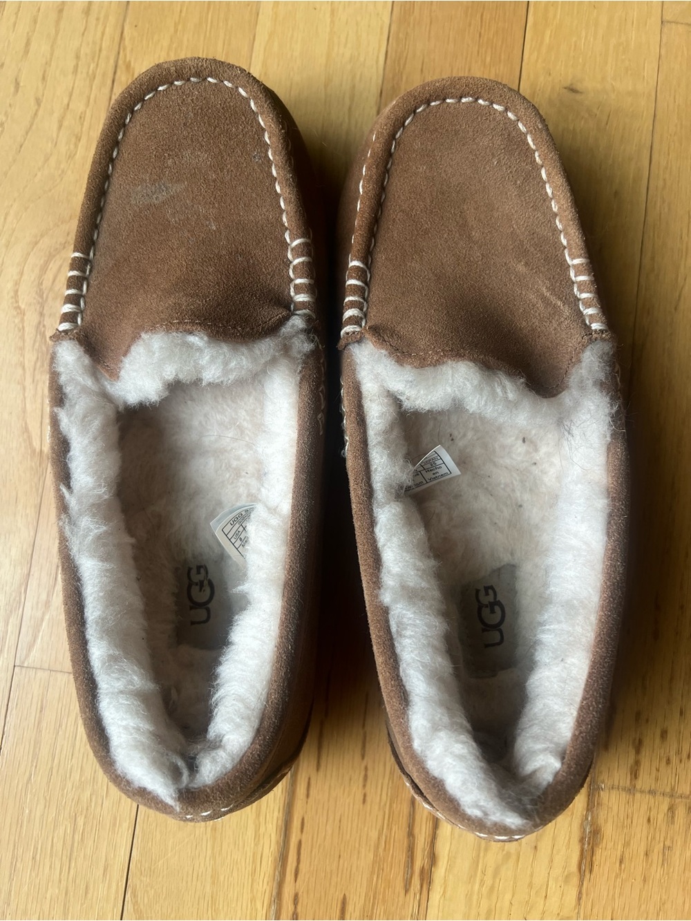 UGG Cream Shearling-Lined Interior with Branded Tag
